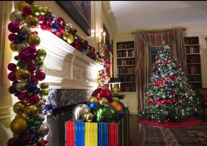 Photos White House unveils the Obamas? final Christmas decorations