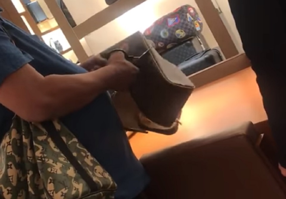Man Cuts Open An LV Bag With Scissors At KLCC Store Because He Was