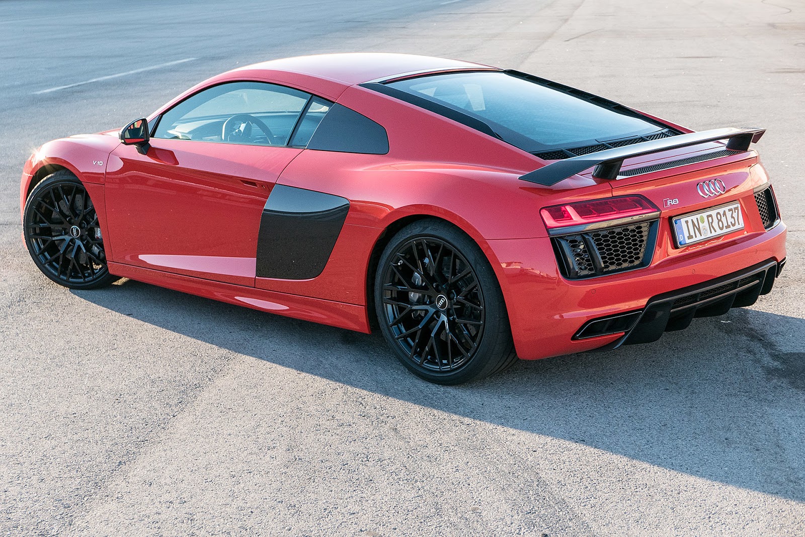Audi R8 2017 With V10 Engine Supercar Audi R8 2017 Which Offers 540 Horse And 398 Pound Foot Of Torque From Its V10 Engine Alongside Quattro All Wheel Drive A Seven Sd S Tronic