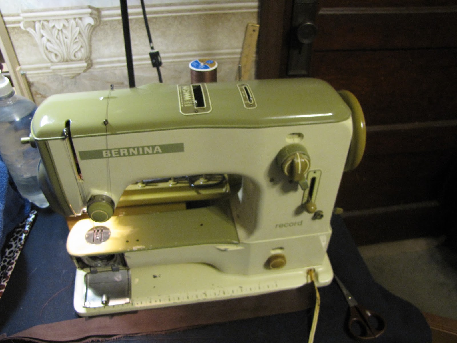 VINTAGE SEWING MACHINES Bernina 5302 Sewing Machine