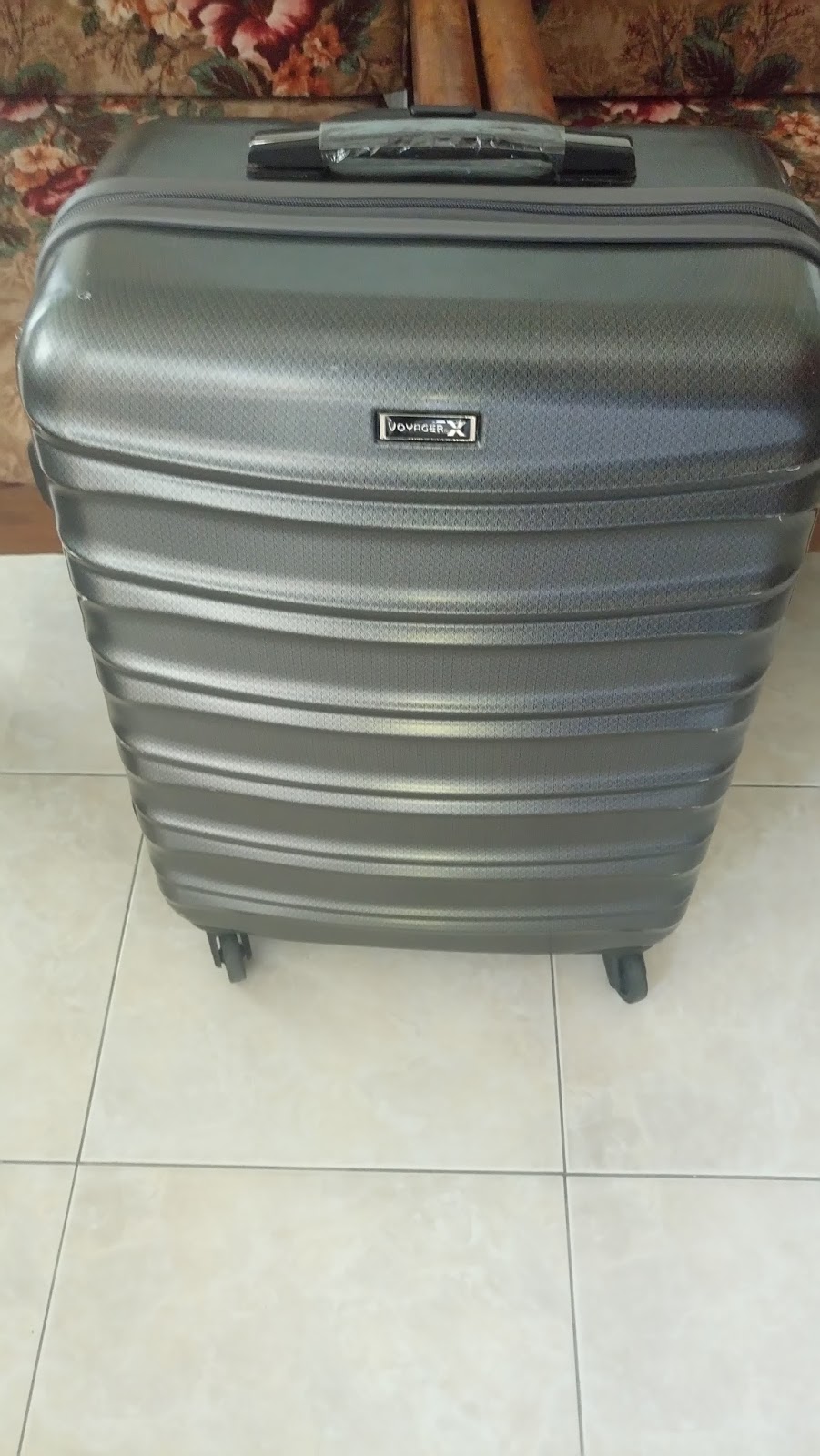 voyager hard case luggage