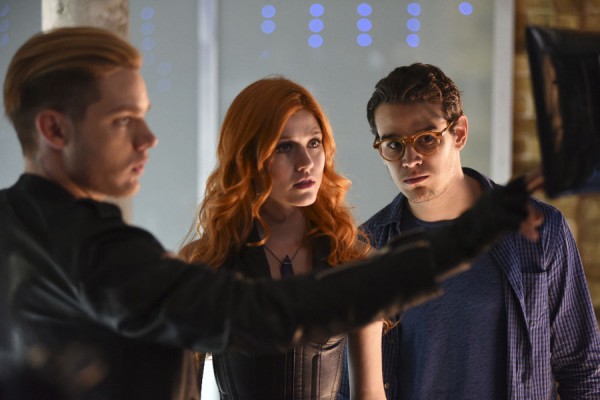 Resultado de imagem para Shadowhunters cenas série