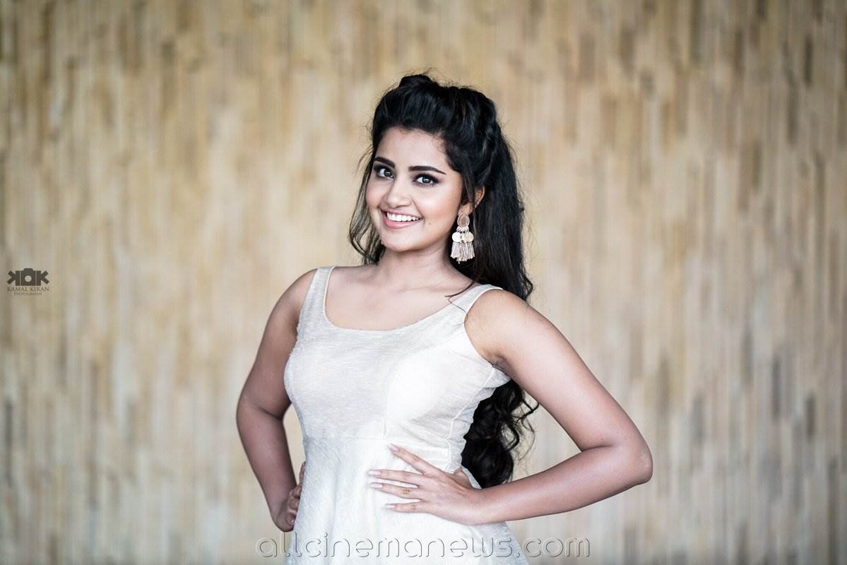 Anupama Parameswaran Hot Photo Shoot