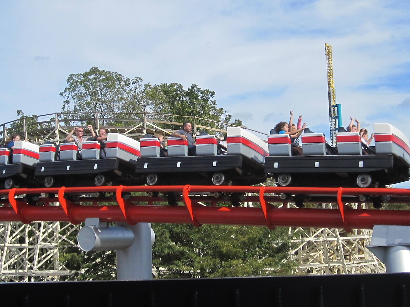 Bobbie's Roller Coaster And Theme Park Reviews: STEEL FORCE