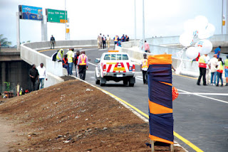 Fashola Opens New Link Bridge 1