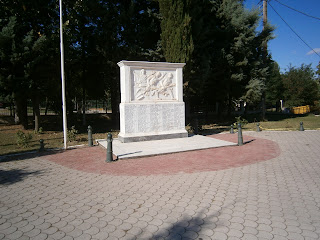 μνημείο πεσόντων στον ελληνο - ιταλικό πόλεμο στην Πτολεμαΐδα