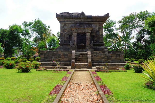 Candi Badut (sumber : chici-sriwahyuni.blogspot.com)