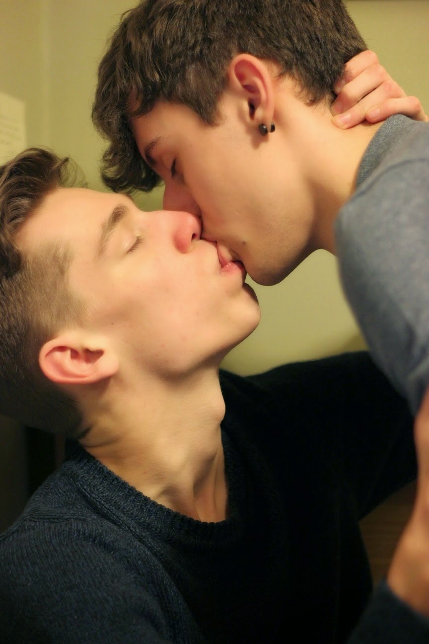 гей первый поцелуй (120) фото