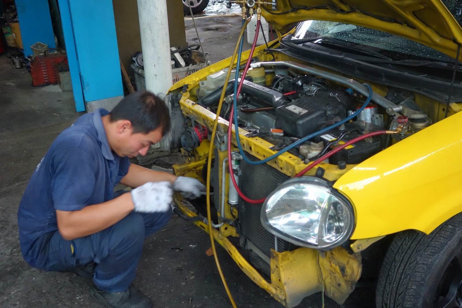 Ramblings of the Cheeseburger Buddha Huat Huat Car Airconditioning Shop.
