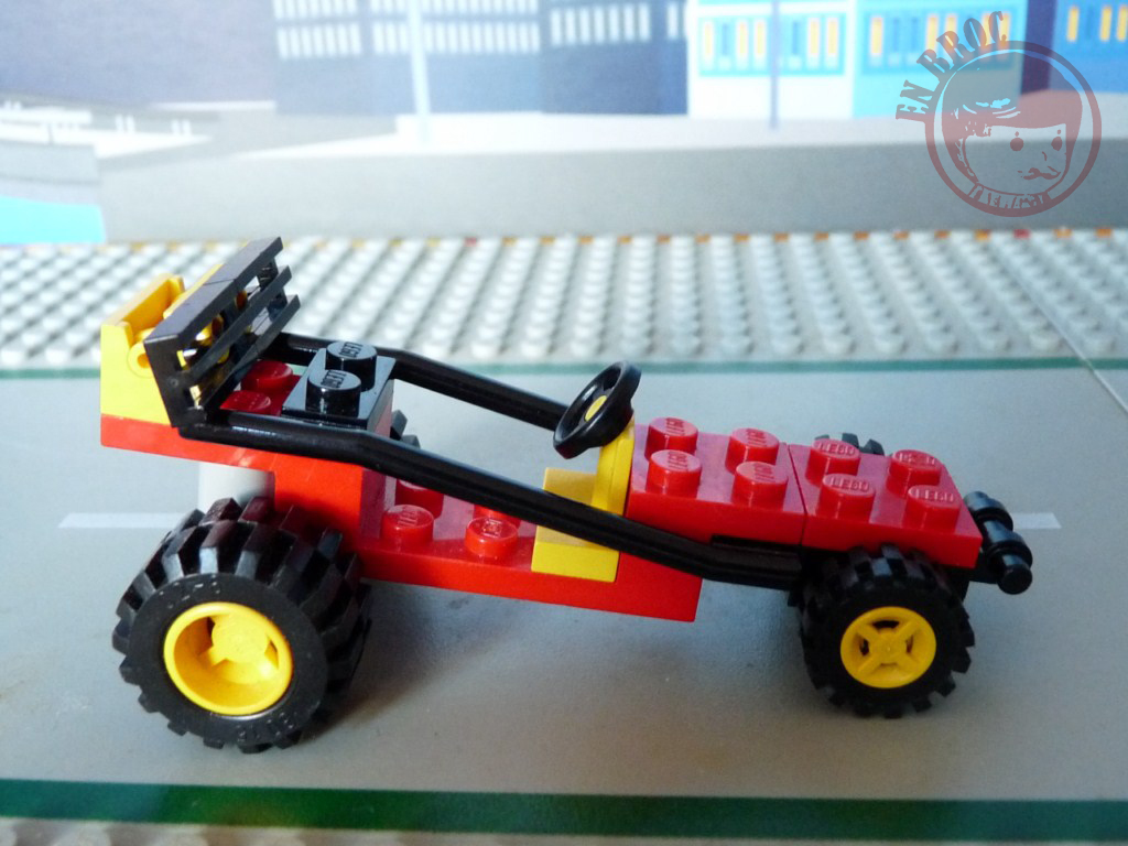 en-broc: LEGO 1611 : Red Race Car, 1991
