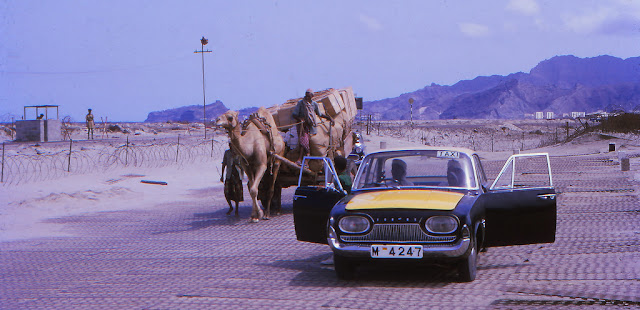 36 Color Photos Capture Everyday Life of Aden, Yemen in the 1960s ...
