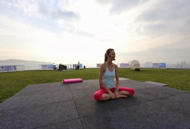 Yoga in the Sky, Yoga Rebel, Tara Stiles, Stratosphere, the roof, first avenue, bandar utama, yoga, fitness, lifestyle