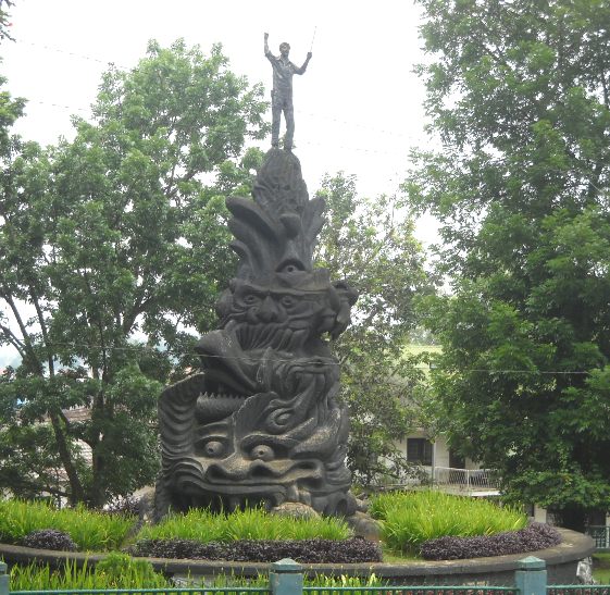 Daftar Tempat Wisata Indonesia: Wisata Sejarah Tugu Pahlawan Tak Dikenal