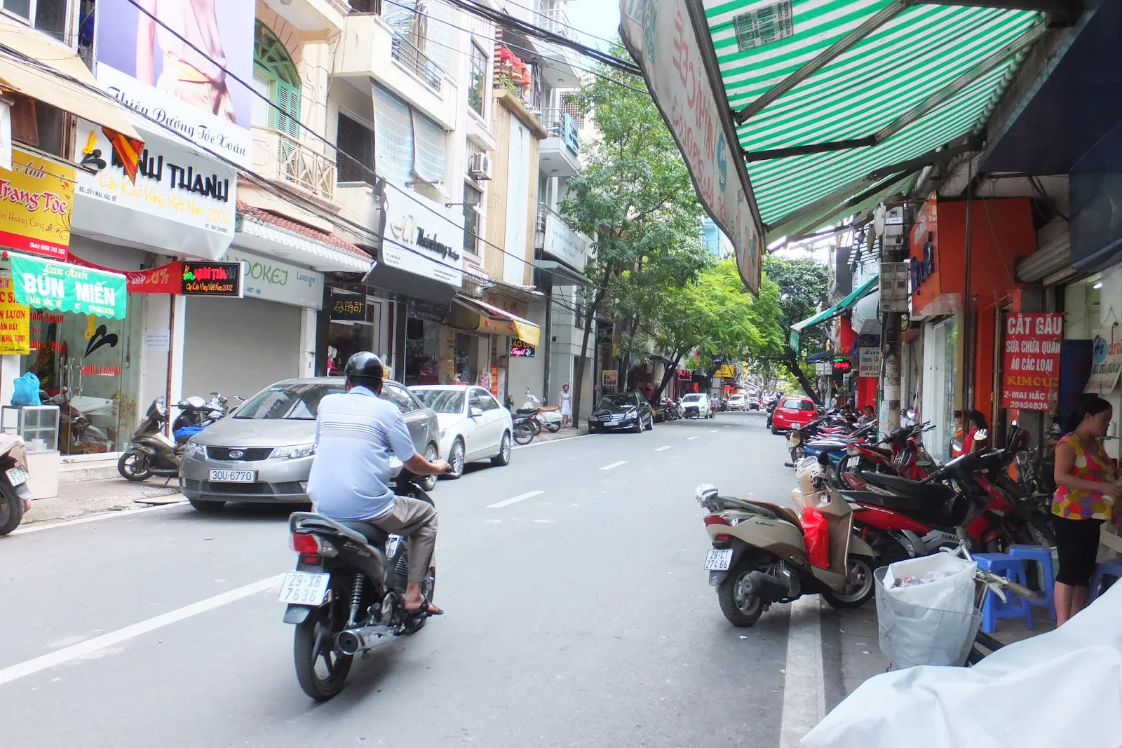 vietnam-sidewalk ベトナムの街角