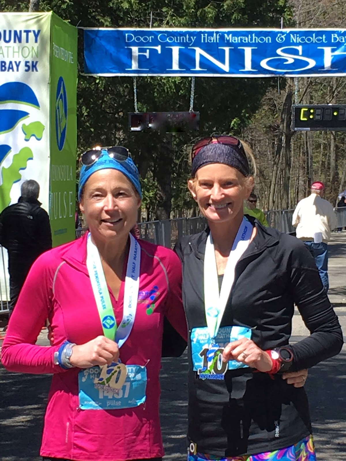 10 on the medal because it was the race's 10th anniversary