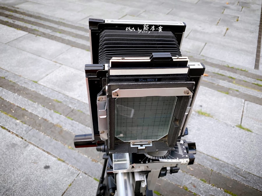 台北街頭巧遇古董蛇腹相機瑞士製Sinar 4x5底片大片幅相機拍攝作業