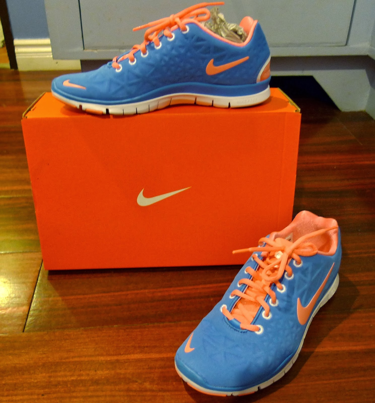 nike shoes that look like socks