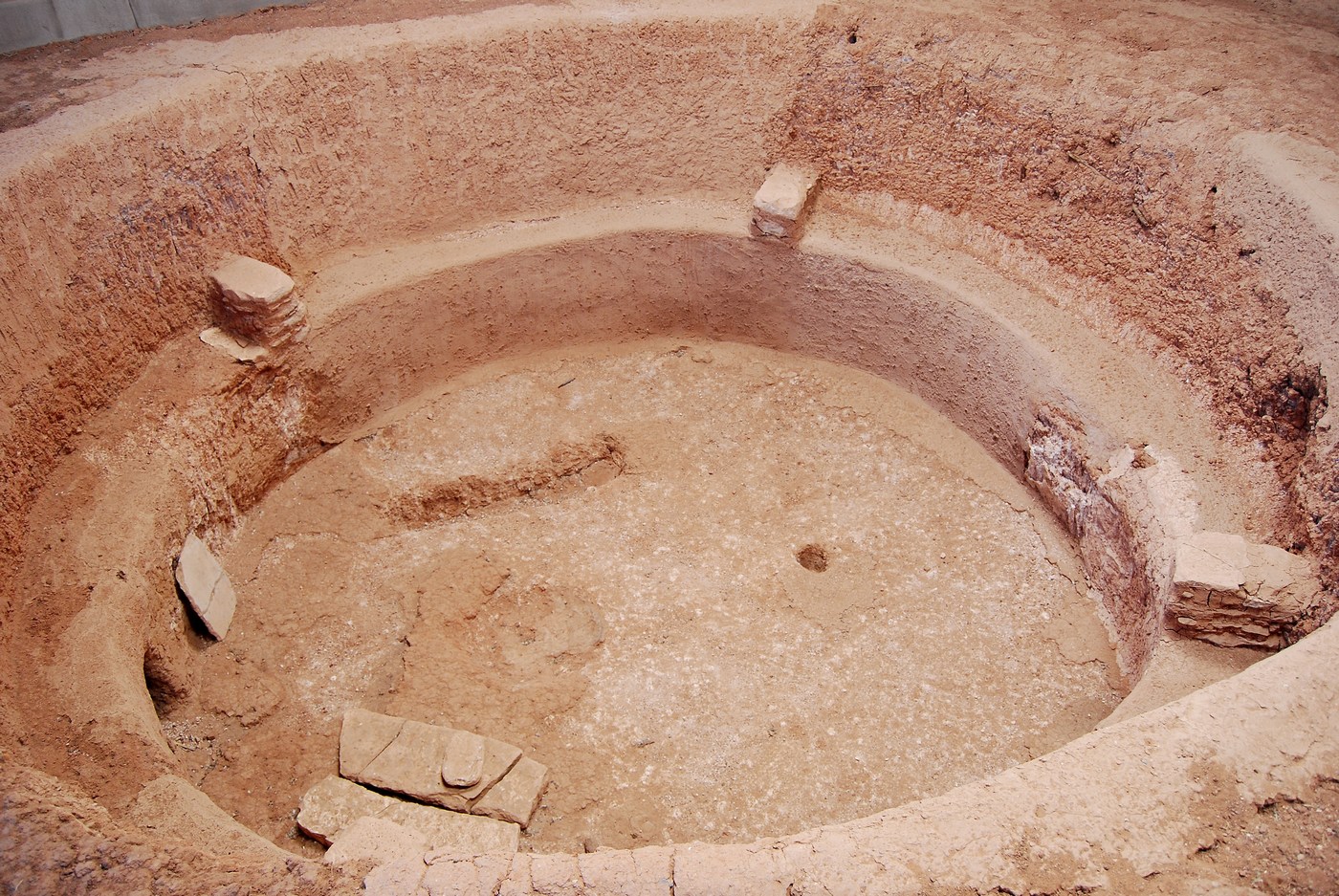 Un exemple de kiva retrouvée dans Mesa Verde. Les villages font l'objet de nombreuses fouilles archéologiques.