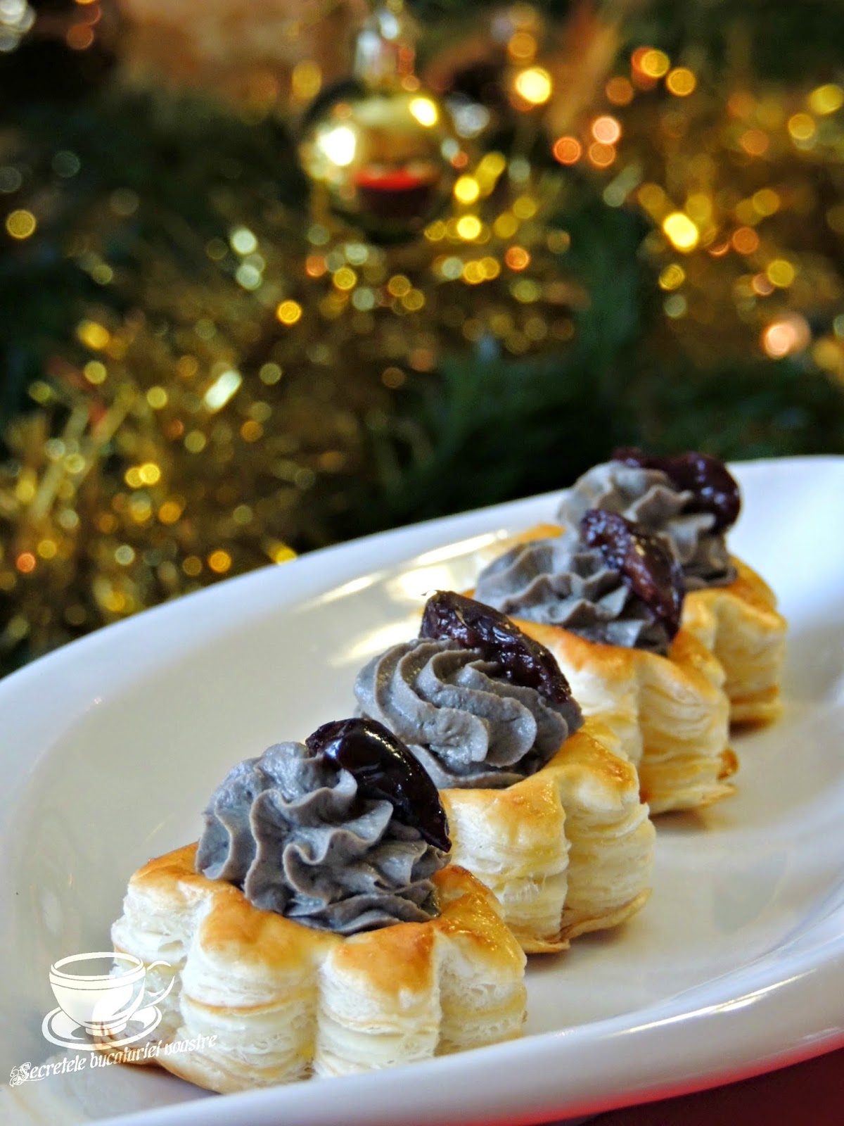 VOL-AU-VENT CU PATE DIN FICĂŢEI DE PUI ŞI VIN ROŞU