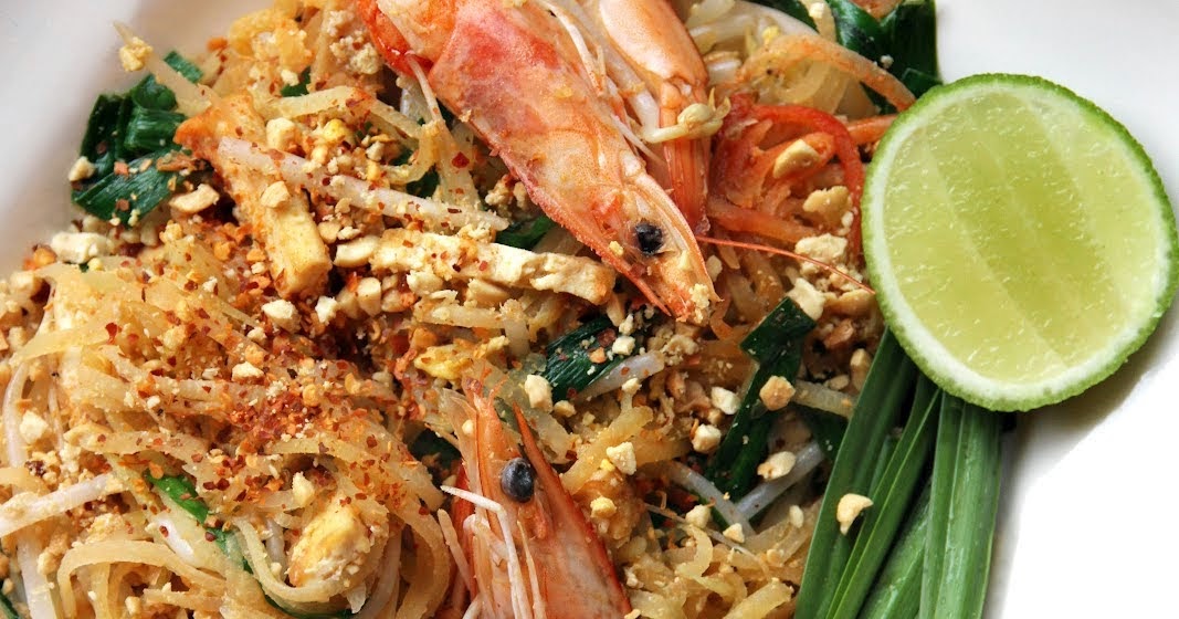 Food & Drink Around The World: Delicious and Hot Phad Thai Recipe