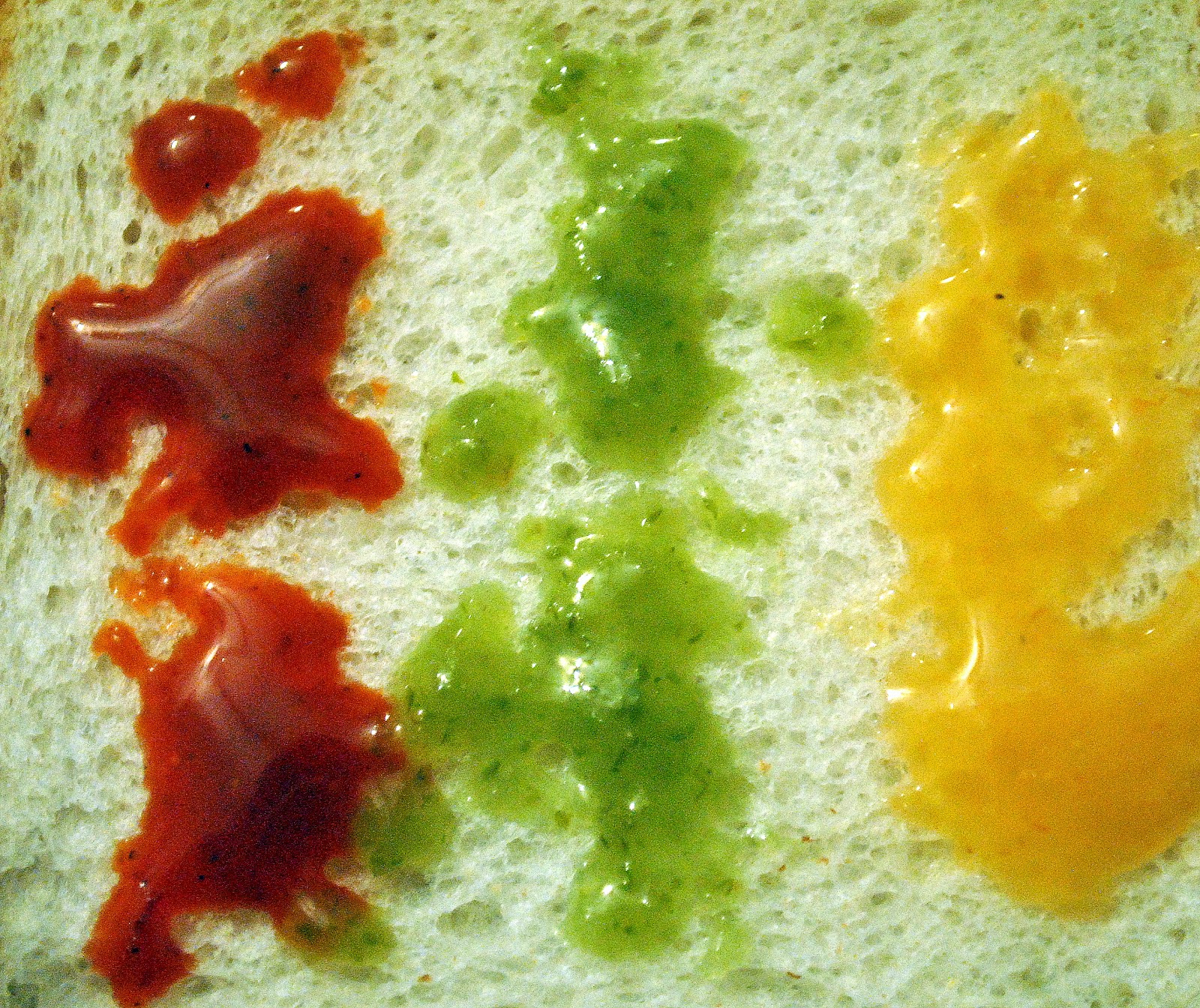 Foodette Reviews Heinz Hot Sauce Chipotle and Garlic, Green Jalapeno