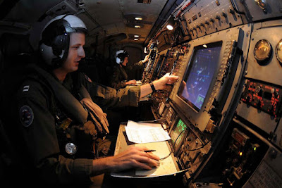 e 2c hawkeye 013 1024x683 Testigo: la USAF confiscó los discos duros relacionados con el OVNI Tic Tac