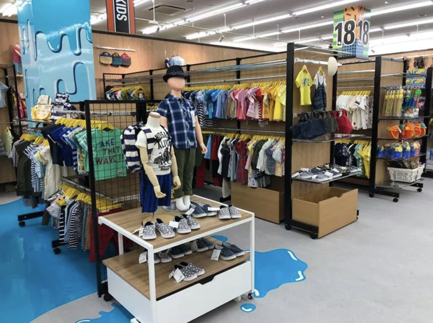 日本初 アウトレットのお店 ラック ラック クリアランス マーケット