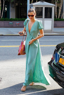  Miranda Kerr looked stunning in a floor lenght green dress