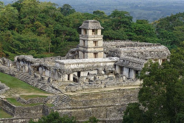 Dziedzictwo UNESCO Miasto prekolumbijskie i Park Narodowy Palenque