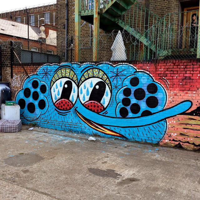 Paul Insect is currently in the UK where he quickly worked his way through this new street piece somewhere on the streets of East London.