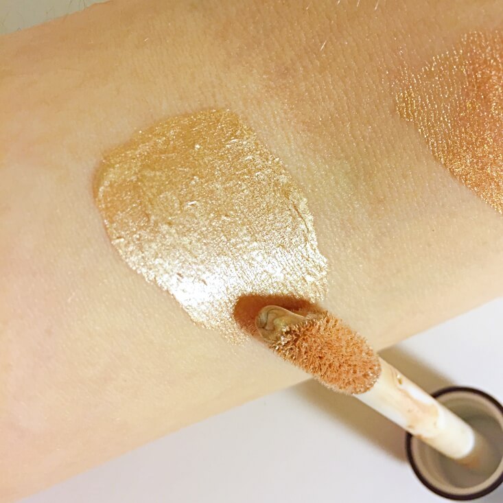 wet n wild megaglo Hello Halo Liquid Highlighter Guilded Glow swatch wet n wild megaglo Hello Halo Liquid Highlighter Guilded Glow swatch