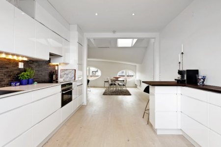 DECO INSPIRATION: ÁTICO CON VENTANAS OVALADAS - * Con1solovistazo