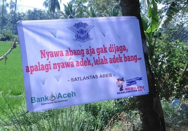 Uniknya 5 Spanduk Peringatan Untuk Pemudik dari Satlantas Aceh Besar Uniknya 5 Spanduk Peringatan Untuk Pemudik dari Satlantas Aceh Besar