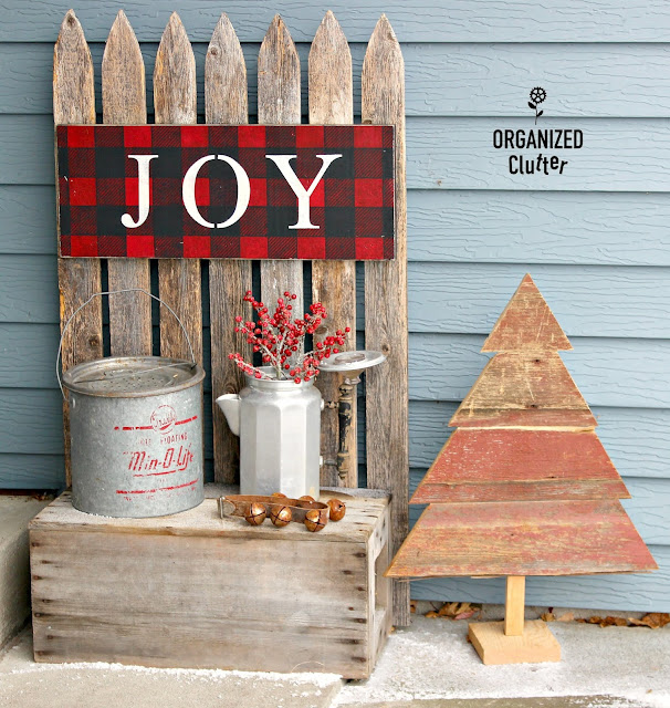 2018 Junky Rustic Christmas Outdoor Covered Patio Decor #signs #buffalocheck #vintage #rusticChristmas