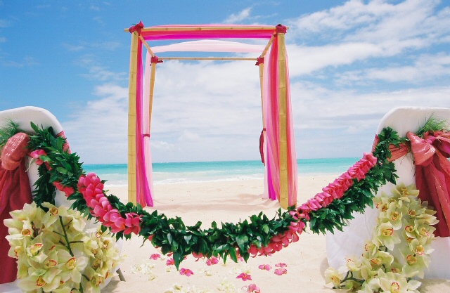 A wedding with a beach theme is usually relaxed and casual so pick colors