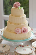 Vintage style wedding cakes