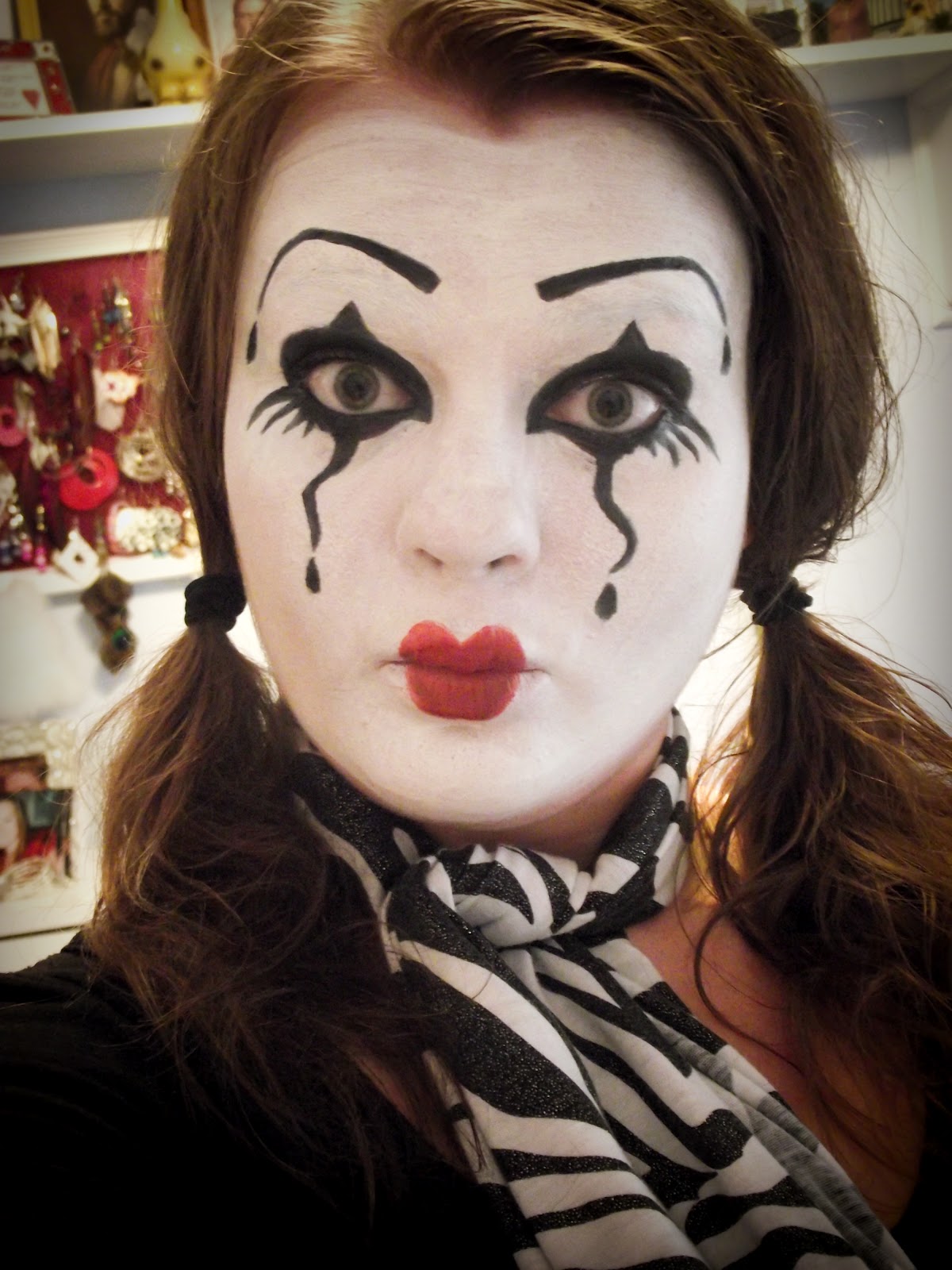 Mimes the word!