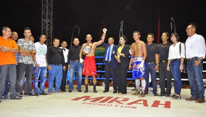 Lerry Siwu Sabet Sabuk Juara Dunia WBO