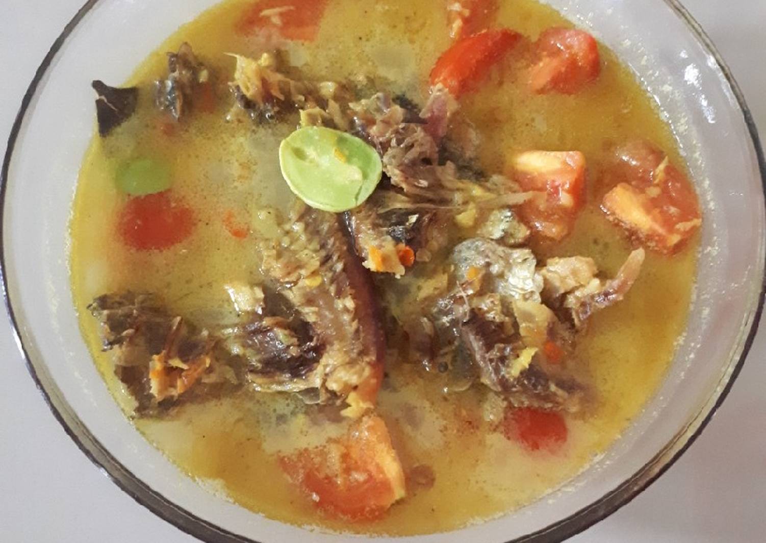 Cara membuat Ikan asap santan pedas (masakan rumah sederhana) Cara membuat Ikan asap santan pedas (masakan rumah sederhana)