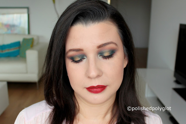 Edgy Makeup look in petrol blue and brass colours