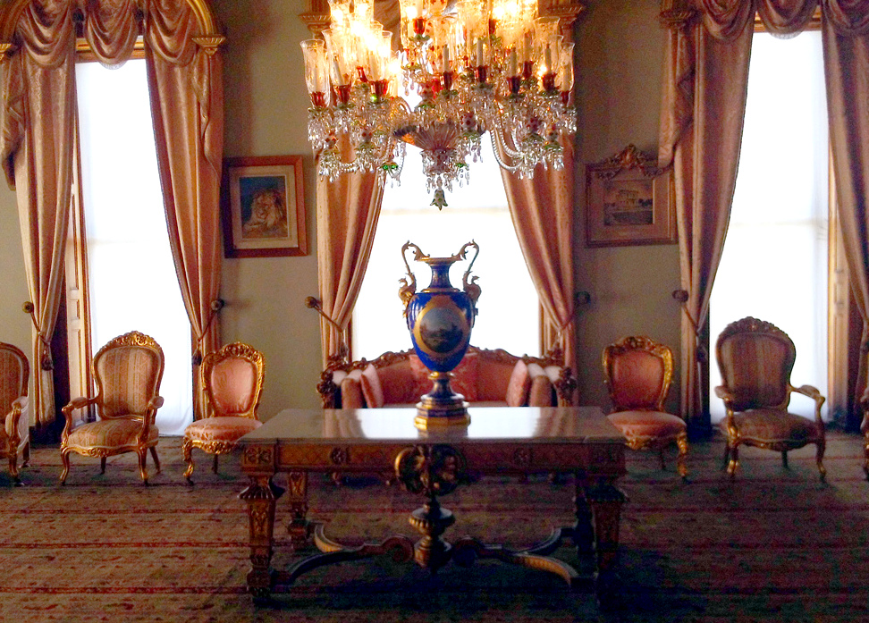 букингемский дворец лестница. Palace meaning. чаумахалла внутри. дворец майсура, индия внутри. дворец маниал план.