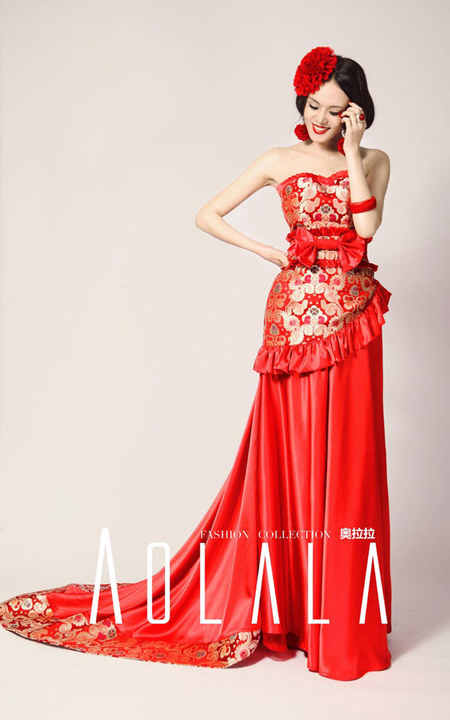 Chinese red wedding dresses Pin It In China red means happiness