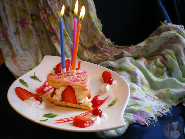 Tercer aniversario del blog: Corazones de hojaldre con crema de nata y queso