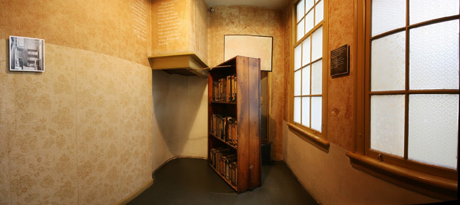 MOLYNANST: Tour : The Secret Anne Frank House
