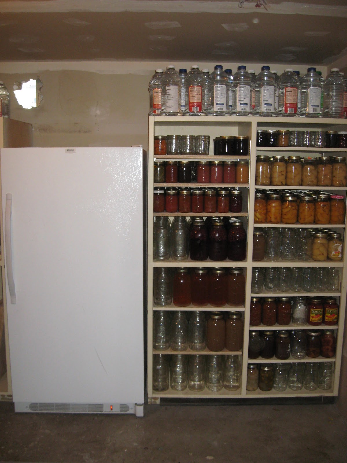 Mania The Fruit Room