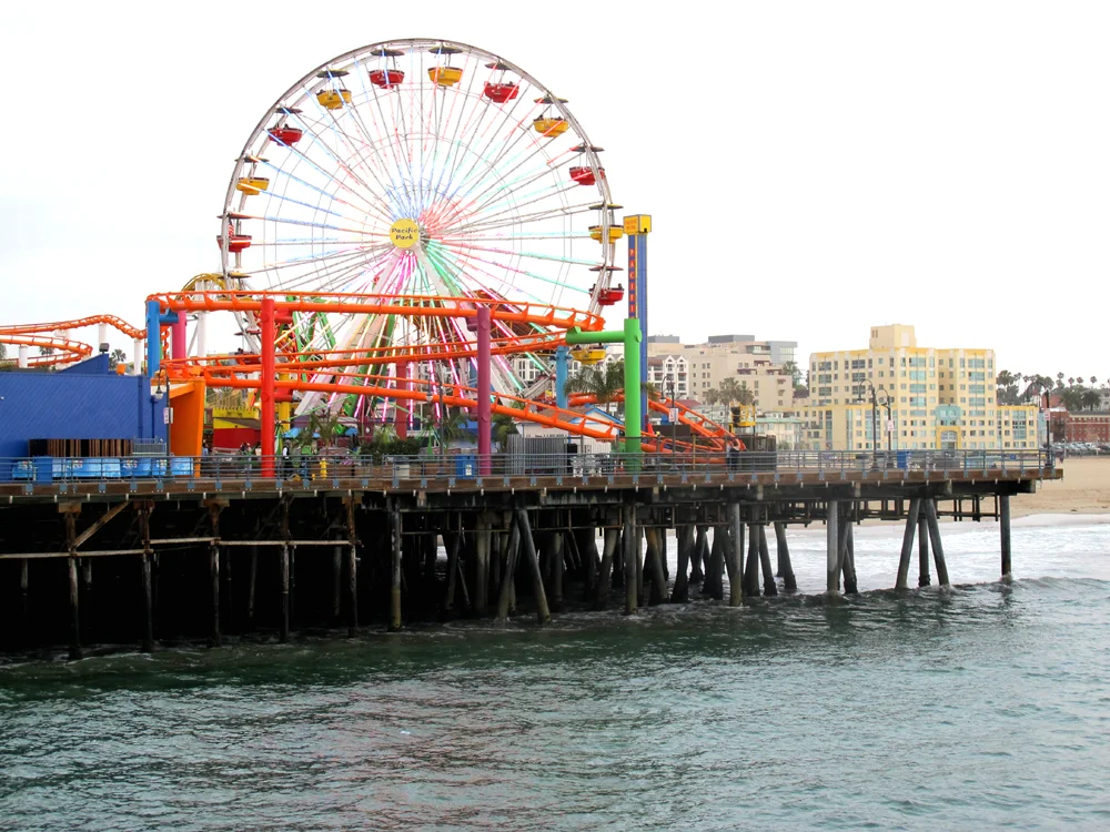 Santa Monica Pier, LA - Los Angeles, California - travel blogger