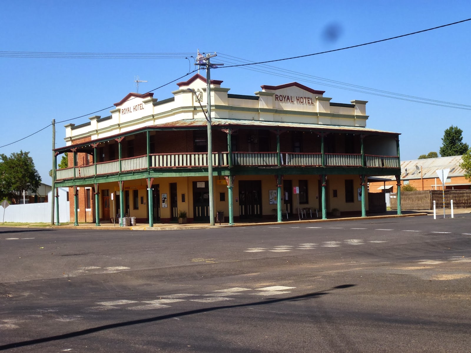 Our Aussie off grid heaven Been away to Binnaway