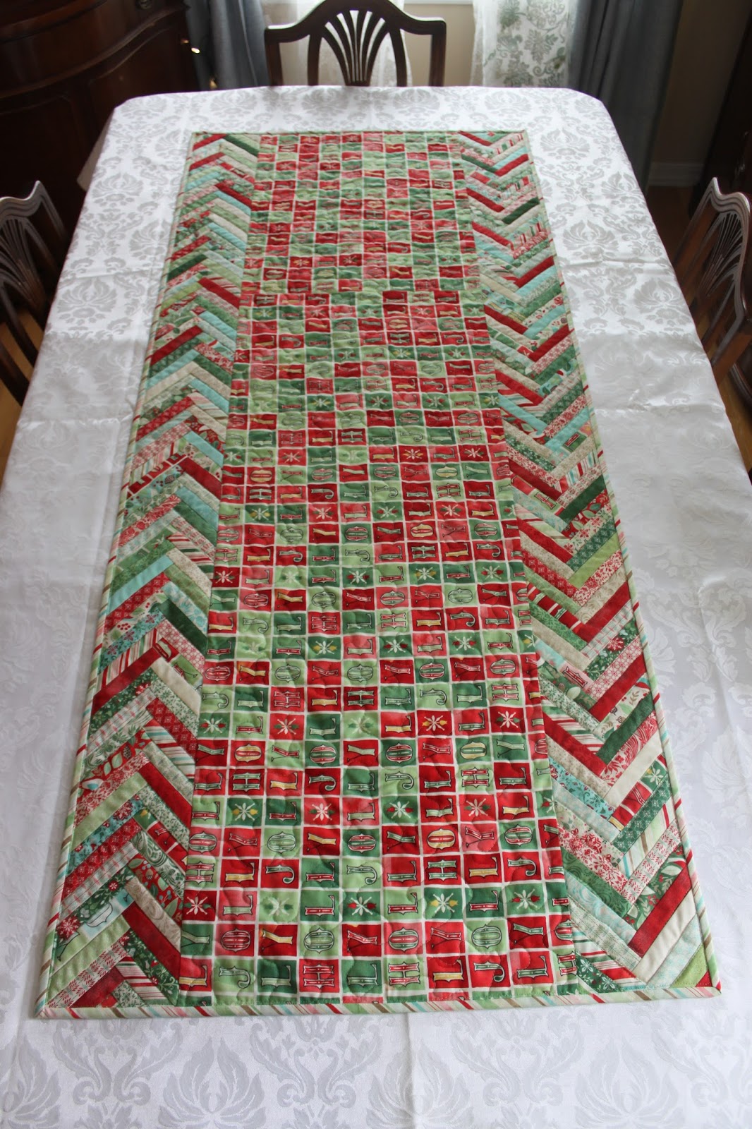 Daydreams of Quilts Antique Table Runner Blog Hop and Giveaway