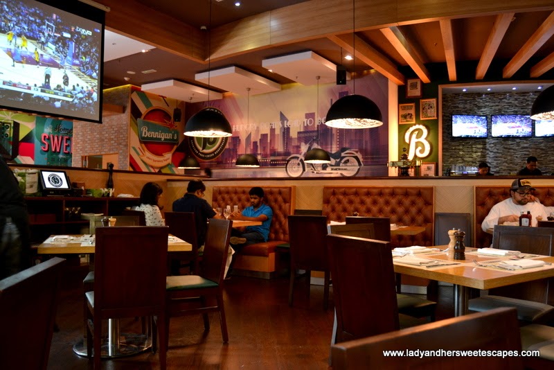 an Irish Pub-themed American restaurant at The Dubai Mall