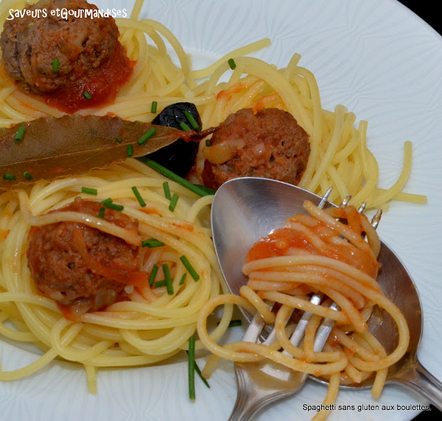 Spaghetti sans gluten aux boulettes sauce tomates.